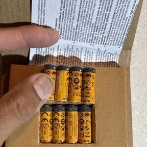 8 Amazon basics 23A Alkaline Batteries 12V NEW